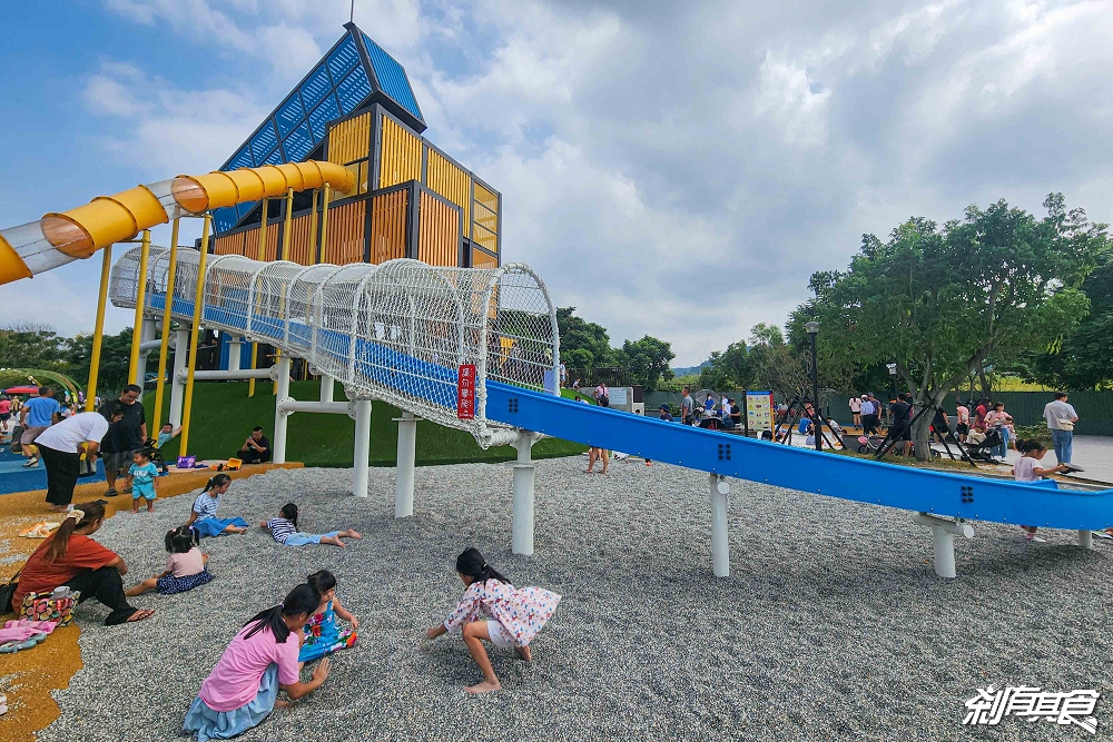 草屯酷比親子運動公園 | 南投景點 貨櫃溜滑梯、彈跳床、擺盪大索 南投親子景點 玩到不想回家