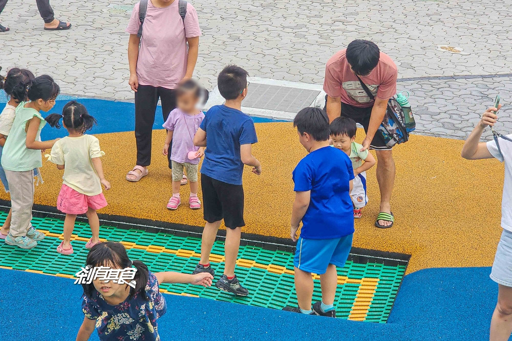 草屯酷比親子運動公園 | 南投景點 貨櫃溜滑梯、彈跳床、擺盪大索 南投親子景點 玩到不想回家