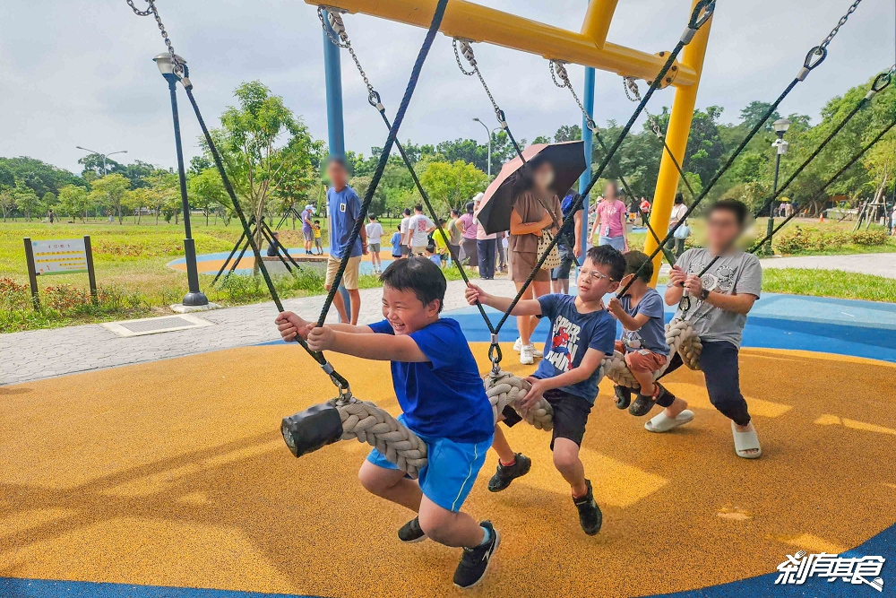 草屯酷比親子運動公園 | 南投景點 貨櫃溜滑梯、彈跳床、擺盪大索 南投親子景點 玩到不想回家