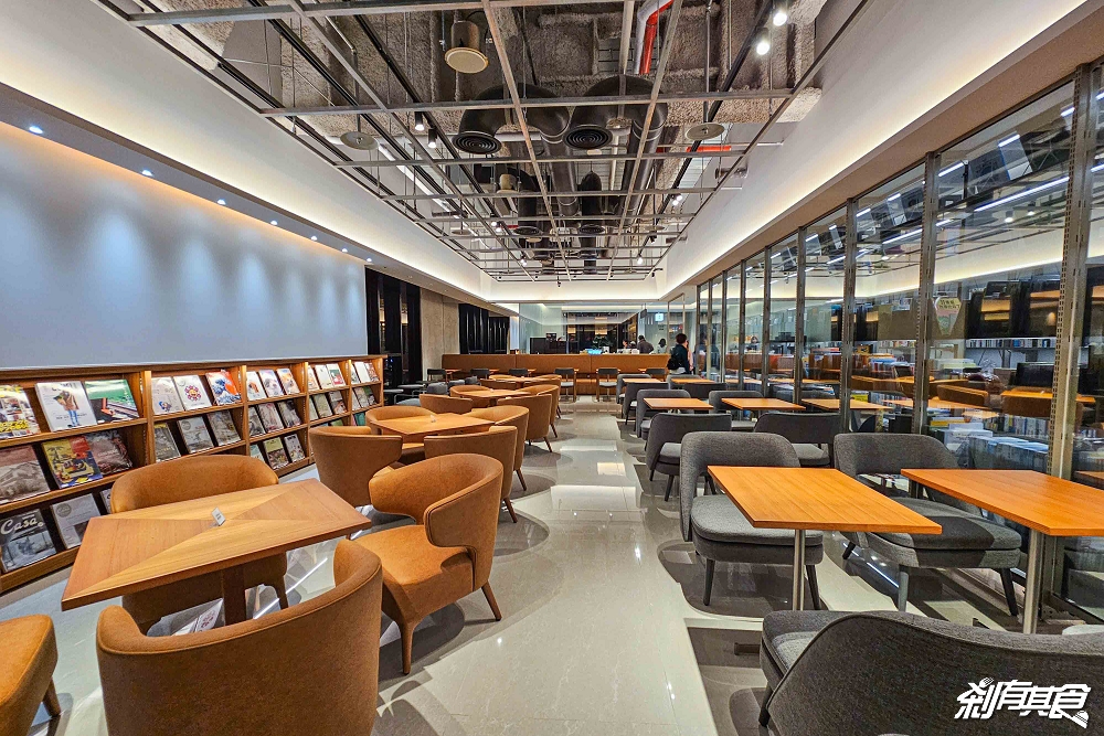 TSUTAYA BOOKSTORE 蔦屋書店台中老佛爺店 | 台中咖啡 居然有自助吧吃到飽 「SHARE LOUNGE」咖啡、冰淇淋零食吃到飽