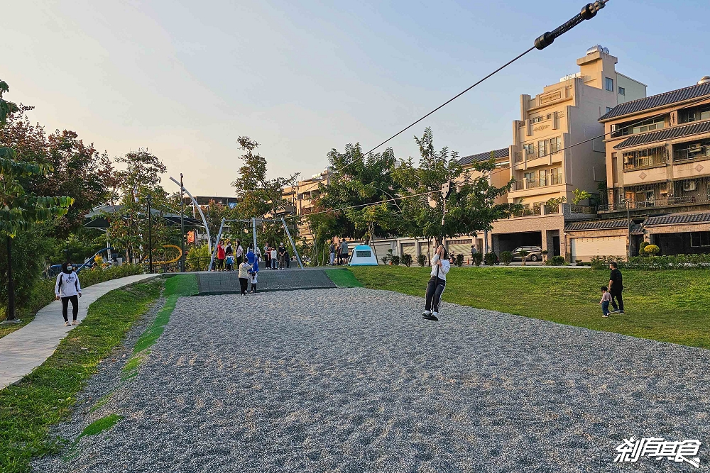 十全公園 | 台中特色公園 「雙軌滑索、大型攀爬設施」好好玩 假日放電好去處