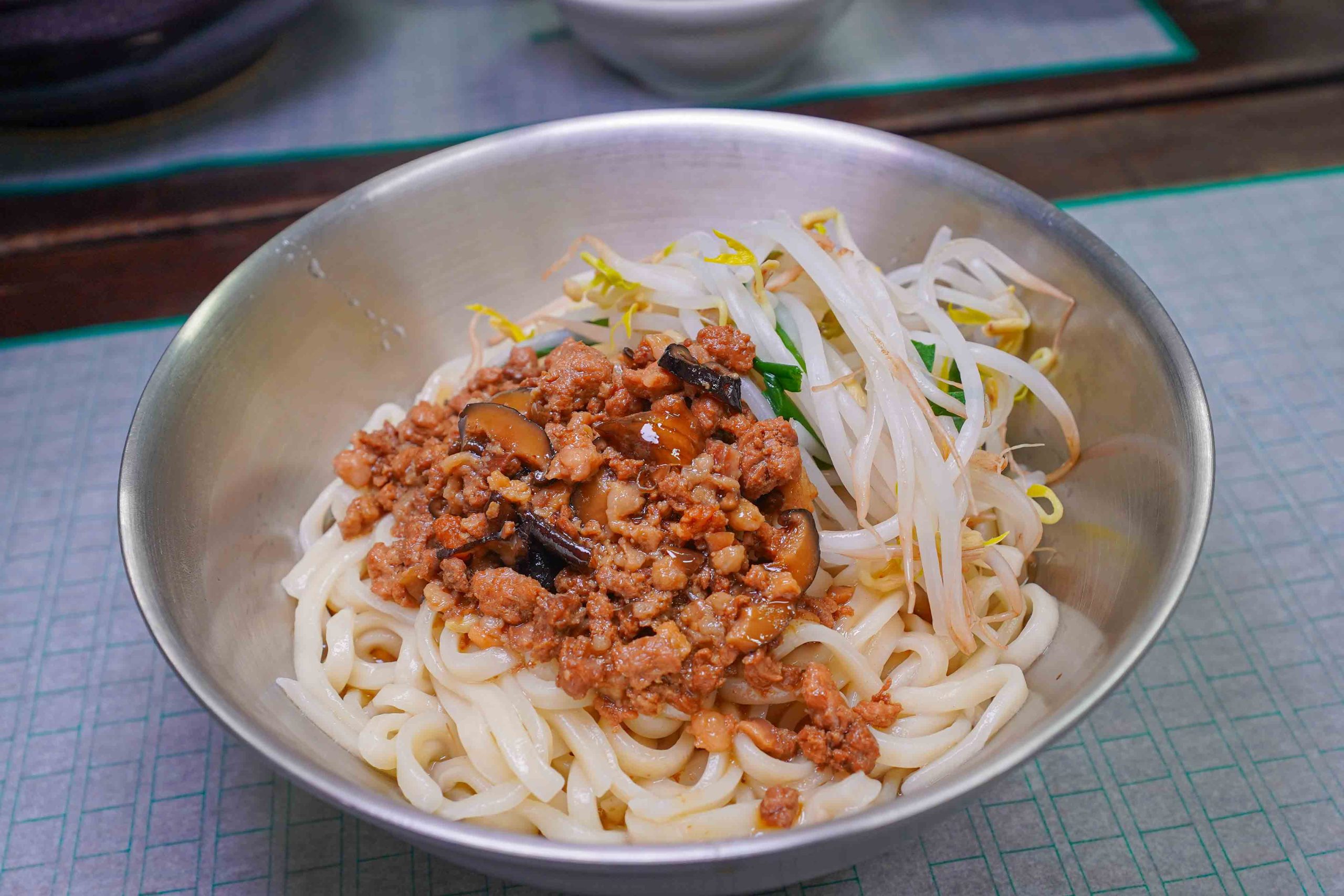 中二功夫麵 | 台中北屯美食 船長漁人麵回歸！功夫麵、湖南老兵牛筋肉麵、功夫飯、滷味、古早味手工鳳梨冰都好吃