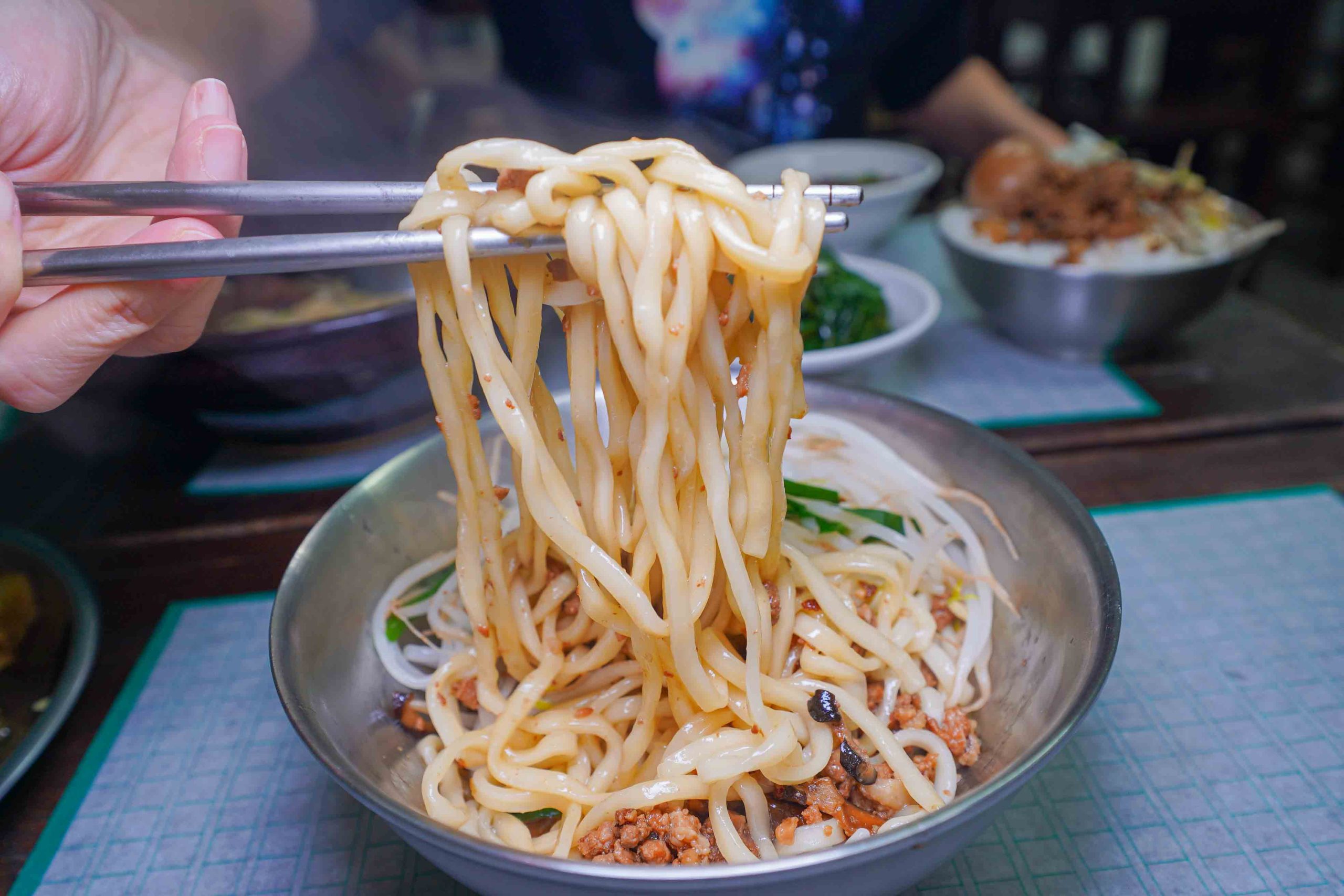 中二功夫麵 | 台中北屯美食 船長漁人麵回歸！功夫麵、湖南老兵牛筋肉麵、功夫飯、滷味、古早味手工鳳梨冰都好吃