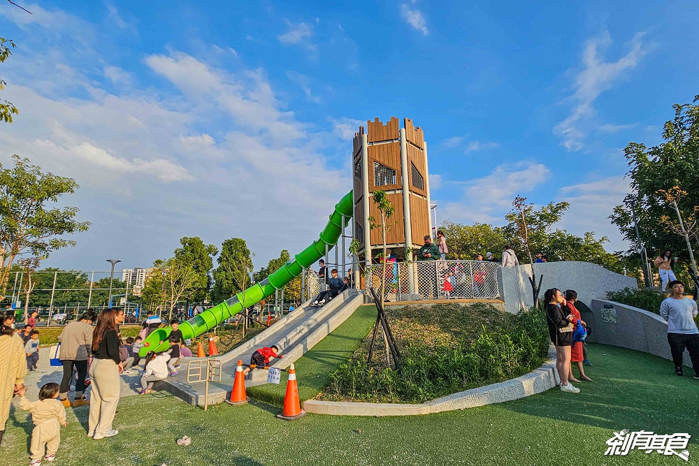 南興公園 | 台中特色公園 「大樹原野遊戲場」新完工 米奇樹公園大變身