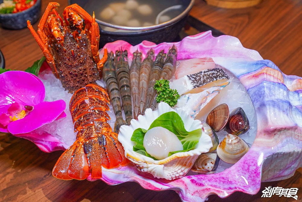 燒瓶子美村店，台中火鍋，超浮誇龍蝦海鮮船、肉肉火山、羊肉火鍋 棉花糖飲料冰品吃到飽 下午沒休息宵夜到2點