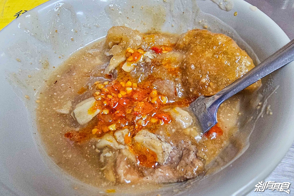 嘉家樂肉丸，台中脆皮肉圓，大甲蔣公路夜市50年老店，肉餡竟然是小肉排及筍丁