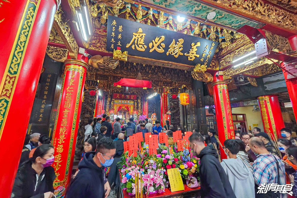 2025白沙屯媽祖進香，白沙屯拱天宮「白沙屯媽祖」怎麼拜？第一次追「粉紅超跑」就上手！(2025進香境線上直播)
