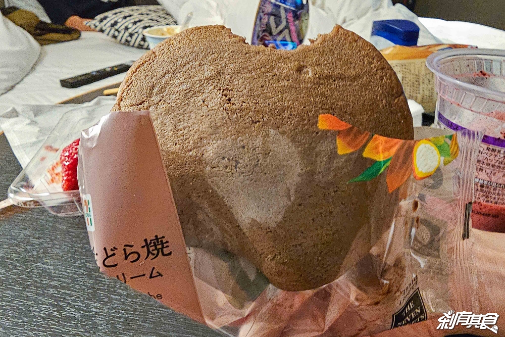 日本7-11必吃美食 | 精選12款美食「現打冰沙、炸熱狗、Brulee焦糖烤布蕾冰淇淋、砂糖奶油樹夾心脆餅與冰淇淋、銀之葡萄名奶油小脆餅、アイスの実、檸檬堂新二代目、巧克力生銅鑼燒」