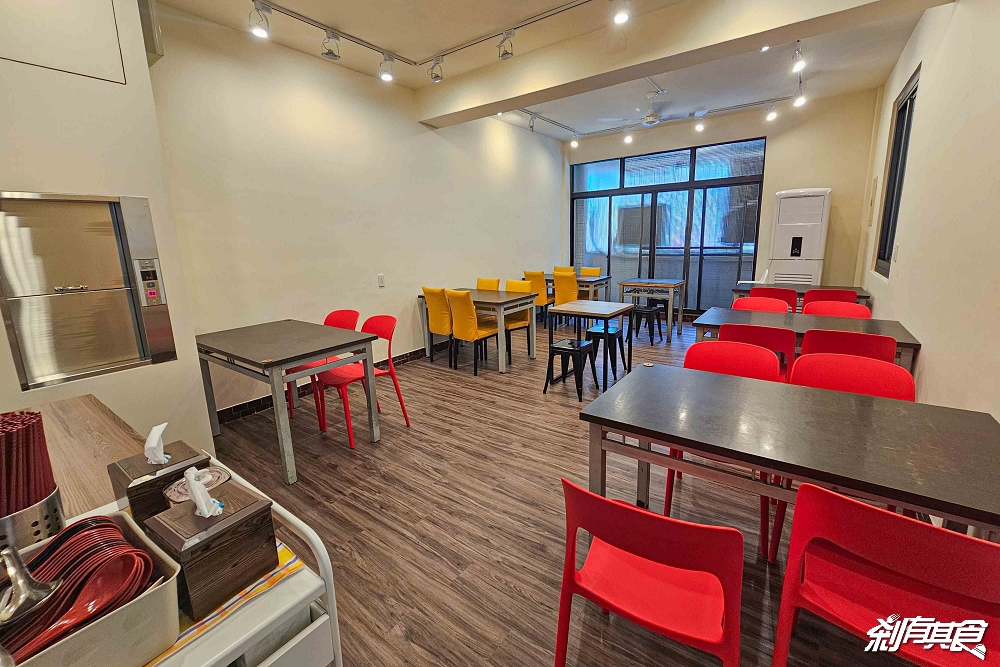 徐家莊手打烏龍麵，台中北平路美食，超人氣Q彈手打麵搬新家 「麻辣鍋麵、鮮蝦蚌麵」 台灣500碗推薦