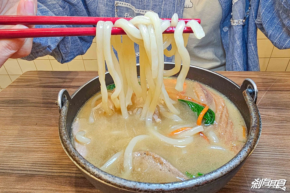 徐家莊手打烏龍麵，台中北平路美食，超人氣Q彈手打麵搬新家 「麻辣鍋麵、鮮蝦蚌麵」 台灣500碗推薦
