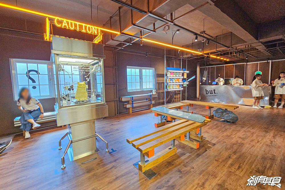 奶油飯店，台中甜點，美式復古風 免門票景點「奶油浴場、洗衣部」超好拍，餅乾免費試吃