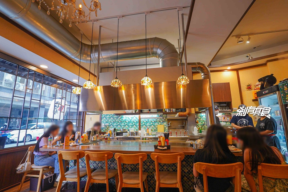 不用飛日本！友鐵廣島燒專門店，完美復刻廣島魂 層層堆疊的美味廣島燒 日式焦糖布蕾 台中火車站美食