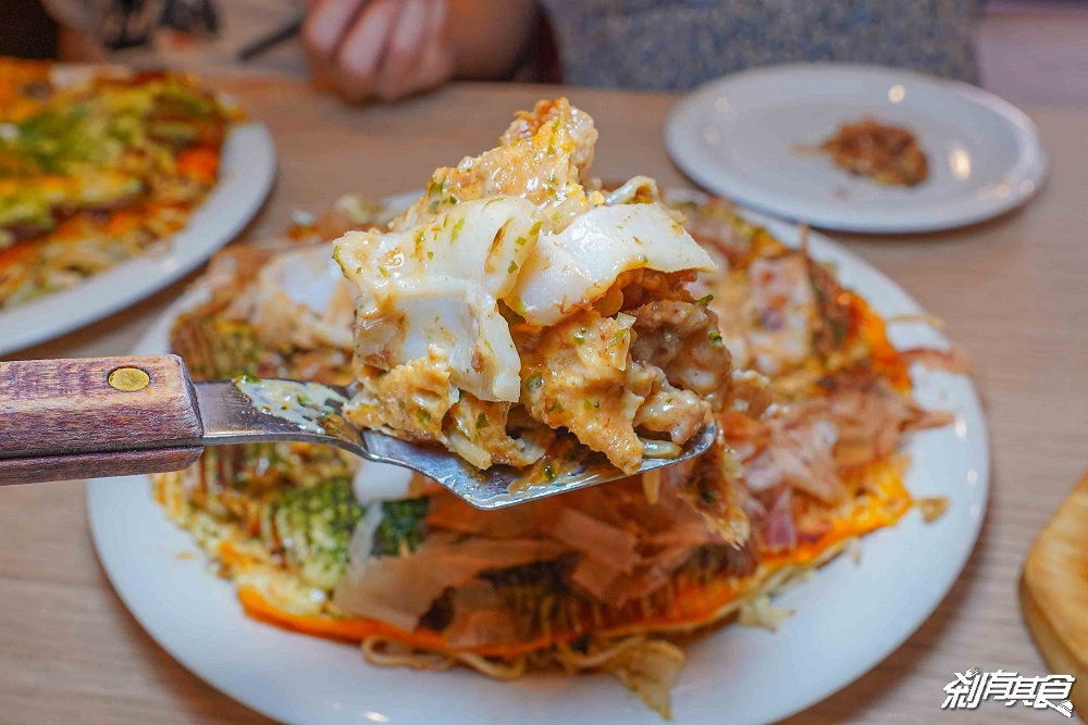 不用飛日本！友鐵廣島燒專門店，完美復刻廣島魂 層層堆疊的美味廣島燒 日式焦糖布蕾 台中火車站美食