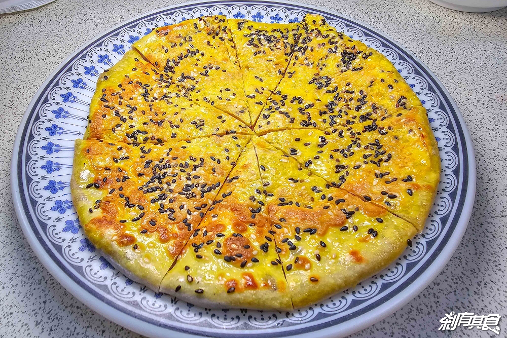 梅園餡餅粥，南投中興新村美食，40年老店不排隊吃不到「小米粥、牛肉餡餅」都是必點