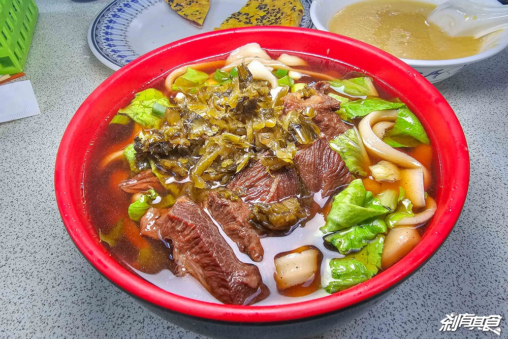 梅園餡餅粥，南投中興新村美食，40年老店不排隊吃不到「小米粥、牛肉餡餅」都是必點