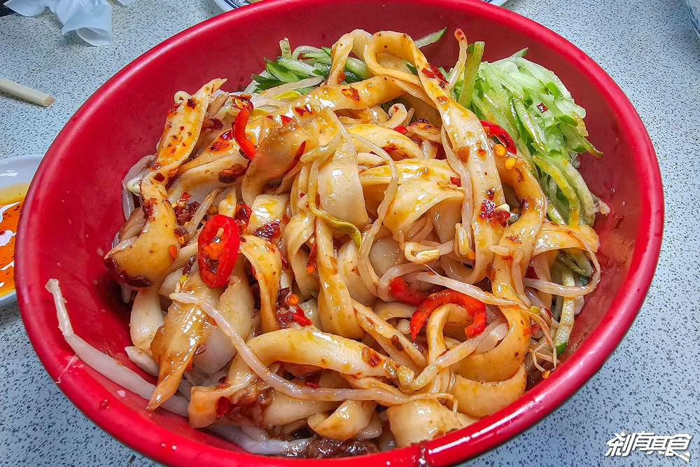 梅園餡餅粥，南投中興新村美食，40年老店不排隊吃不到「小米粥、牛肉餡餅」都是必點