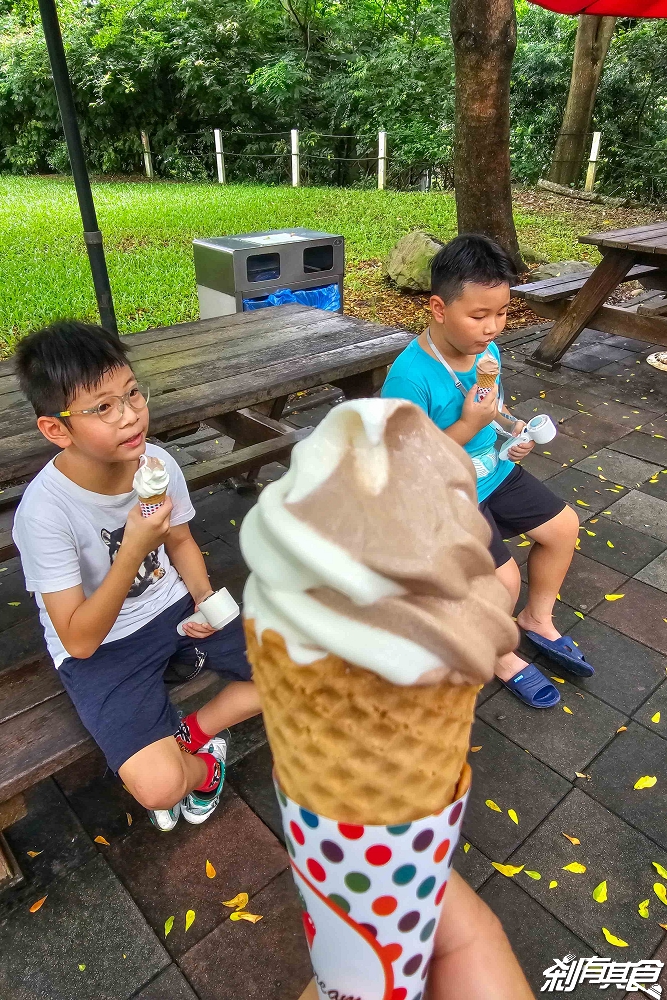 日月山景休閒農場,彰化親子景點,近距離餵食乳牛、山羊還有鮮奶霜淇淋,免費入園好停車 日月山景休閒農場,彰化親子景點,近距離餵食乳牛、山羊還有鮮奶霜淇淋,免費入園好停車