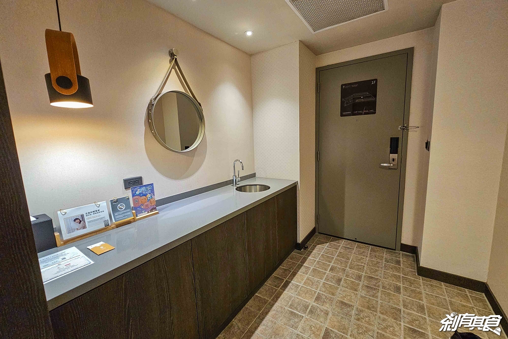 煙波大飯店新竹湖濱館，新竹親子飯店，煙波一泊二食專案，煙波早午餐吃到飽「世界冠軍王鵬傑麵包」、晚餐極黑牛火鍋，室內兒童樂園、游泳池玩到不想走