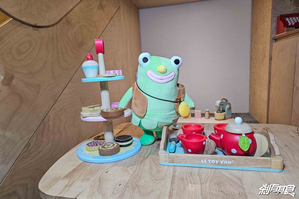 煙波大飯店新竹湖濱館，新竹親子飯店，煙波一泊二食專案，煙波早午餐吃到飽「世界冠軍王鵬傑麵包」、晚餐極黑牛火鍋，室內兒童樂園、游泳池玩到不想走