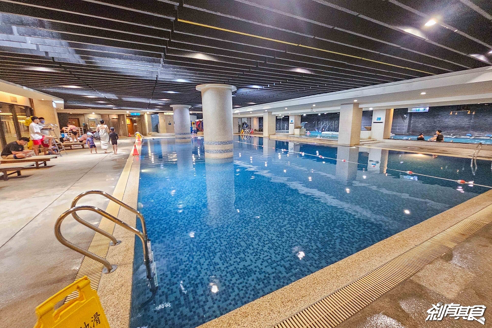 煙波大飯店新竹湖濱館，新竹親子飯店，煙波一泊二食專案，煙波早午餐吃到飽「世界冠軍王鵬傑麵包」、晚餐極黑牛火鍋，室內兒童樂園、游泳池玩到不想走