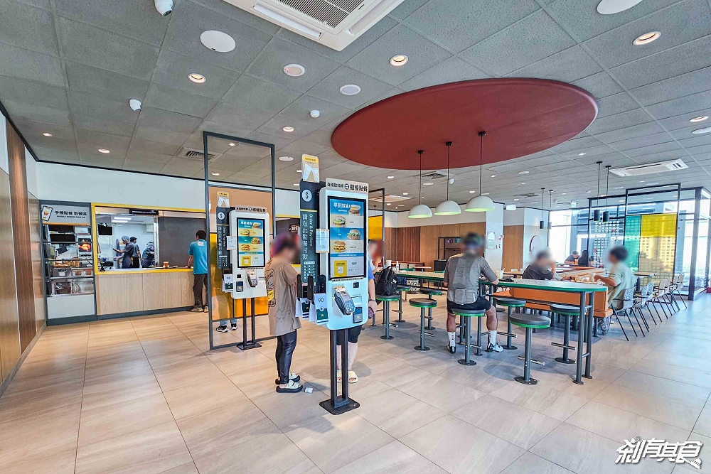 台中第一間雙車道得來速麥當勞「麥當勞松竹二餐廳」