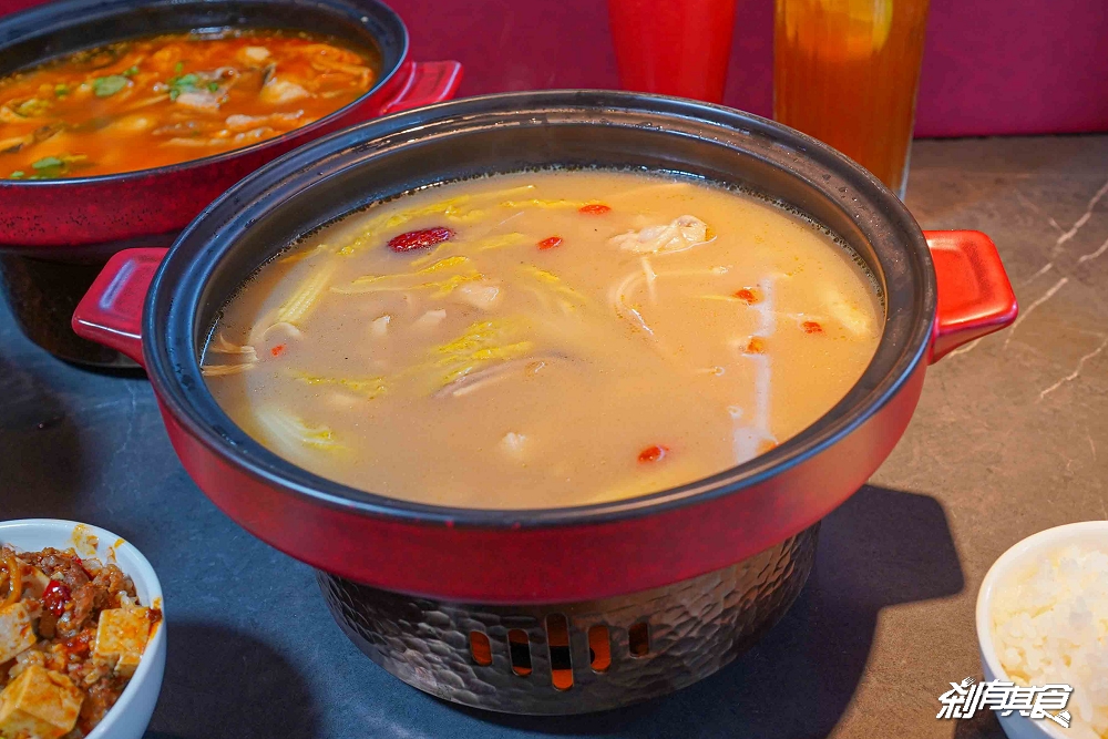 江魚美摩登中菜,台中西區美食,台中夜景餐廳「眺高」新品牌,「酸菜魚、麻婆豆腐蓋飯、黑糖燉奶」都是必點 江魚美摩登中菜,台中西區美食,台中夜景餐廳「眺高」新品牌,「酸菜魚、麻婆豆腐蓋飯、黑糖燉奶」都是必點