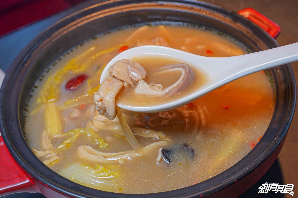 江魚美摩登中菜,台中西區美食,台中夜景餐廳「眺高」新品牌,「酸菜魚、麻婆豆腐蓋飯、黑糖燉奶」都是必點 江魚美摩登中菜,台中西區美食,台中夜景餐廳「眺高」新品牌,「酸菜魚、麻婆豆腐蓋飯、黑糖燉奶」都是必點