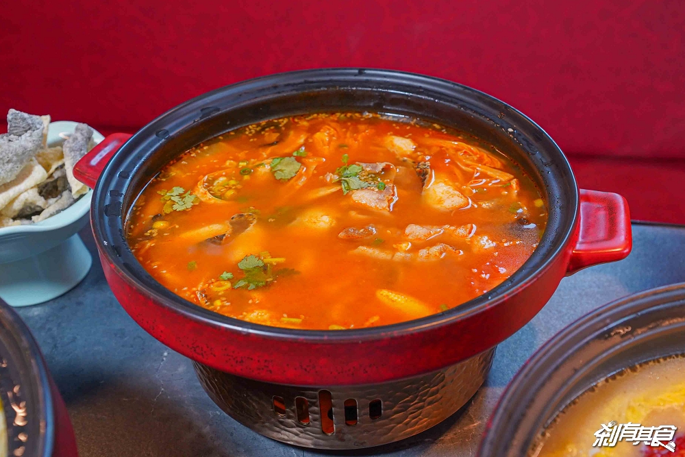 江魚美摩登中菜,台中西區美食,台中夜景餐廳「眺高」新品牌,「酸菜魚、麻婆豆腐蓋飯、黑糖燉奶」都是必點 江魚美摩登中菜,台中西區美食,台中夜景餐廳「眺高」新品牌,「酸菜魚、麻婆豆腐蓋飯、黑糖燉奶」都是必點