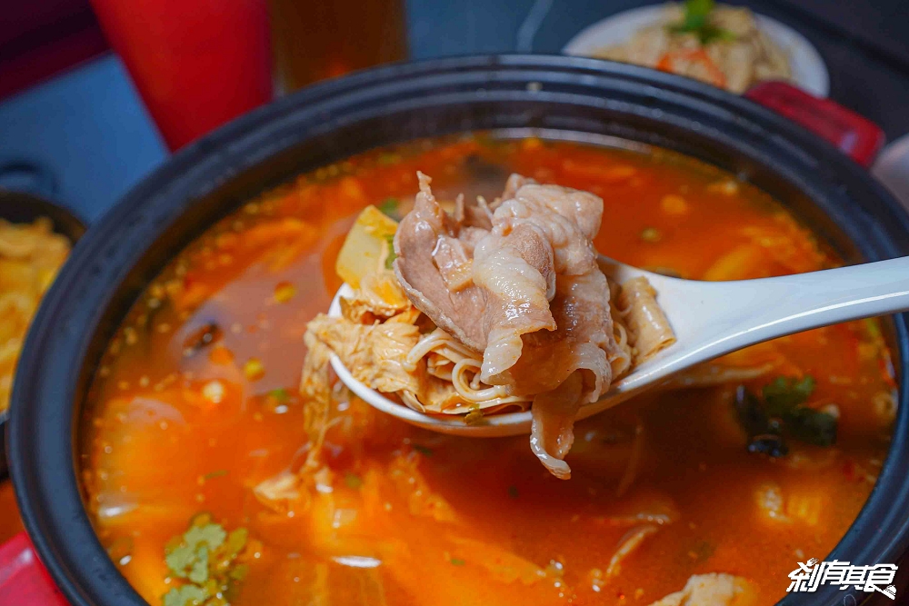 江魚美摩登中菜,台中西區美食,台中夜景餐廳「眺高」新品牌,「酸菜魚、麻婆豆腐蓋飯、黑糖燉奶」都是必點 江魚美摩登中菜,台中西區美食,台中夜景餐廳「眺高」新品牌,「酸菜魚、麻婆豆腐蓋飯、黑糖燉奶」都是必點