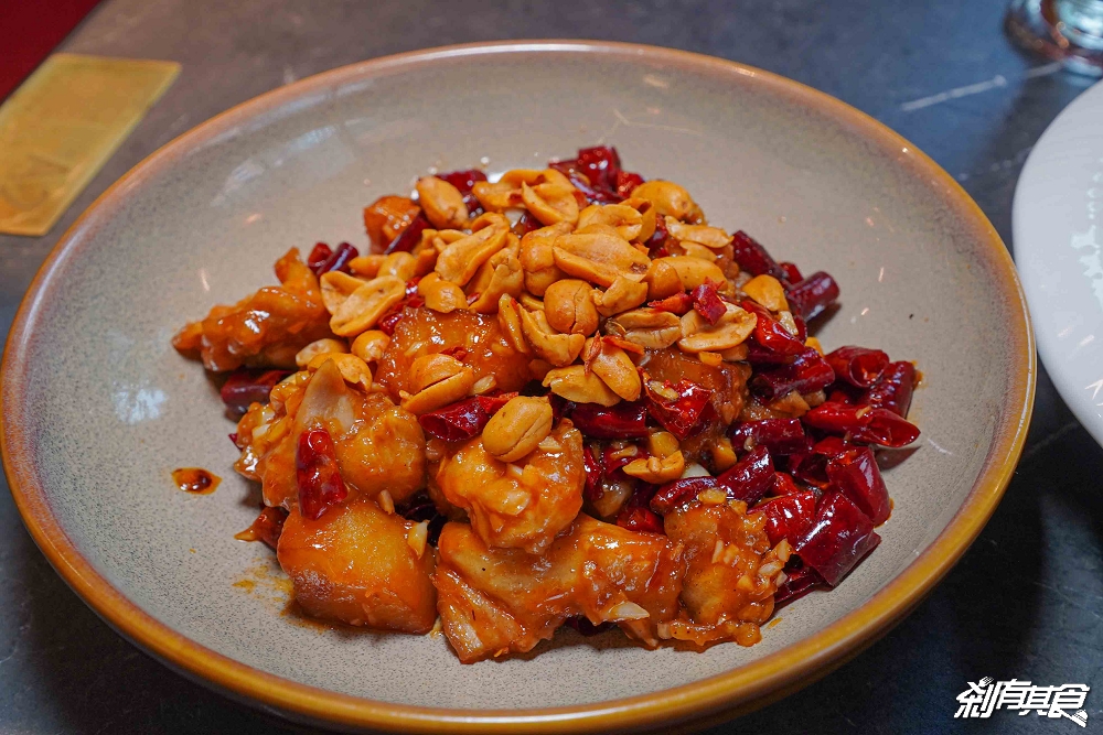 江魚美摩登中菜,台中西區美食,台中夜景餐廳「眺高」新品牌,「酸菜魚、麻婆豆腐蓋飯、黑糖燉奶」都是必點 江魚美摩登中菜,台中西區美食,台中夜景餐廳「眺高」新品牌,「酸菜魚、麻婆豆腐蓋飯、黑糖燉奶」都是必點