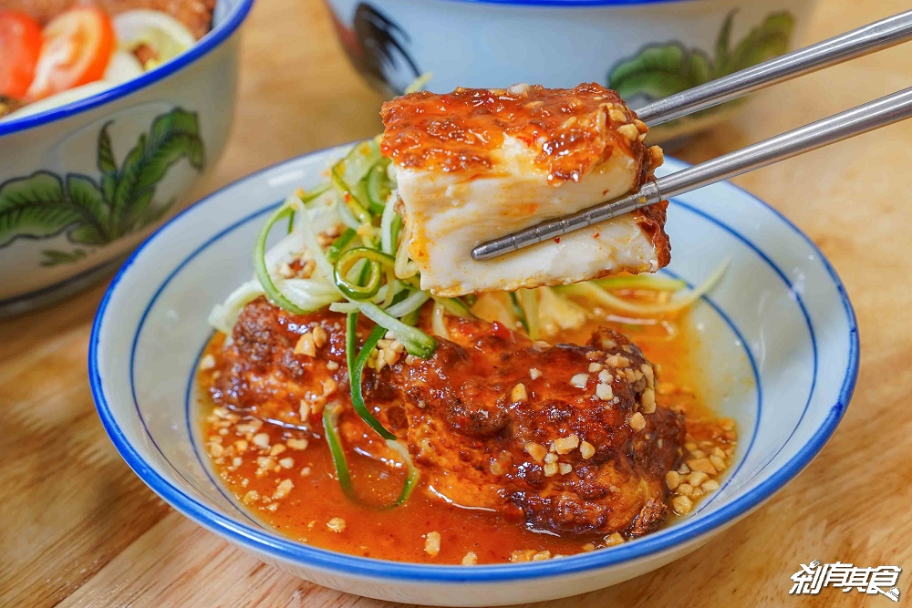 熱浪小島大墩店，台中南屯美食，「檳城白咖哩麵、銷魂排燒飯、咖哩KFC」南洋便當新上市