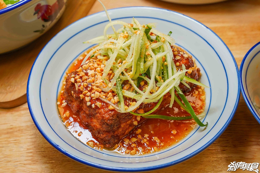 熱浪小島大墩店，台中南屯美食，「檳城白咖哩麵、銷魂排燒飯、咖哩KFC」南洋便當新上市