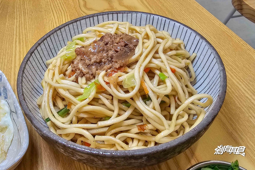 豐勝號,台中早午餐,「炒麵、羊肉炒麵、綜合湯」好吃、環境舒服有冷氣 水湳市場美食 豐勝號,台中早午餐,「炒麵、羊肉炒麵、綜合湯」好吃、環境舒服有冷氣 水湳市場美食