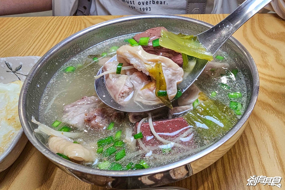 豐勝號,台中早午餐,「炒麵、羊肉炒麵、綜合湯」好吃、環境舒服有冷氣 水湳市場美食 豐勝號,台中早午餐,「炒麵、羊肉炒麵、綜合湯」好吃、環境舒服有冷氣 水湳市場美食