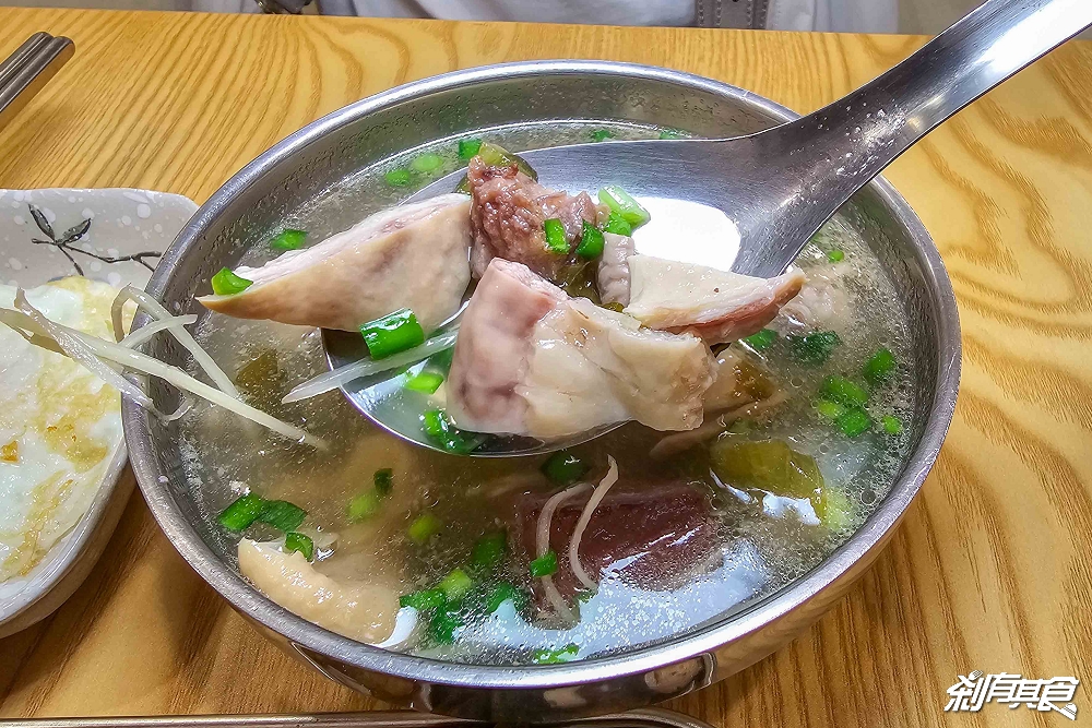 豐勝號,台中早午餐,「炒麵、羊肉炒麵、綜合湯」好吃、環境舒服有冷氣 水湳市場美食 豐勝號,台中早午餐,「炒麵、羊肉炒麵、綜合湯」好吃、環境舒服有冷氣 水湳市場美食
