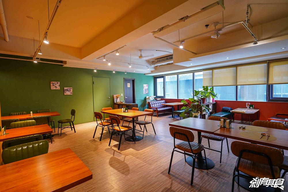 莎莎島，台中秘魯餐廳，一秒到南美洲，祕魯國民料理「檸檬漬生魚、秘魯烤半雞、炒牛肉」必吃、台中北屯美食 好停車