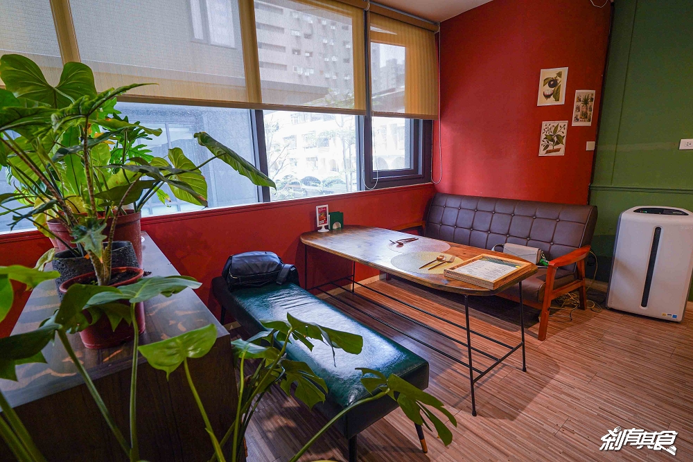 莎莎島，台中秘魯餐廳，一秒到南美洲，祕魯國民料理「檸檬漬生魚、秘魯烤半雞、炒牛肉」必吃、台中北屯美食 好停車