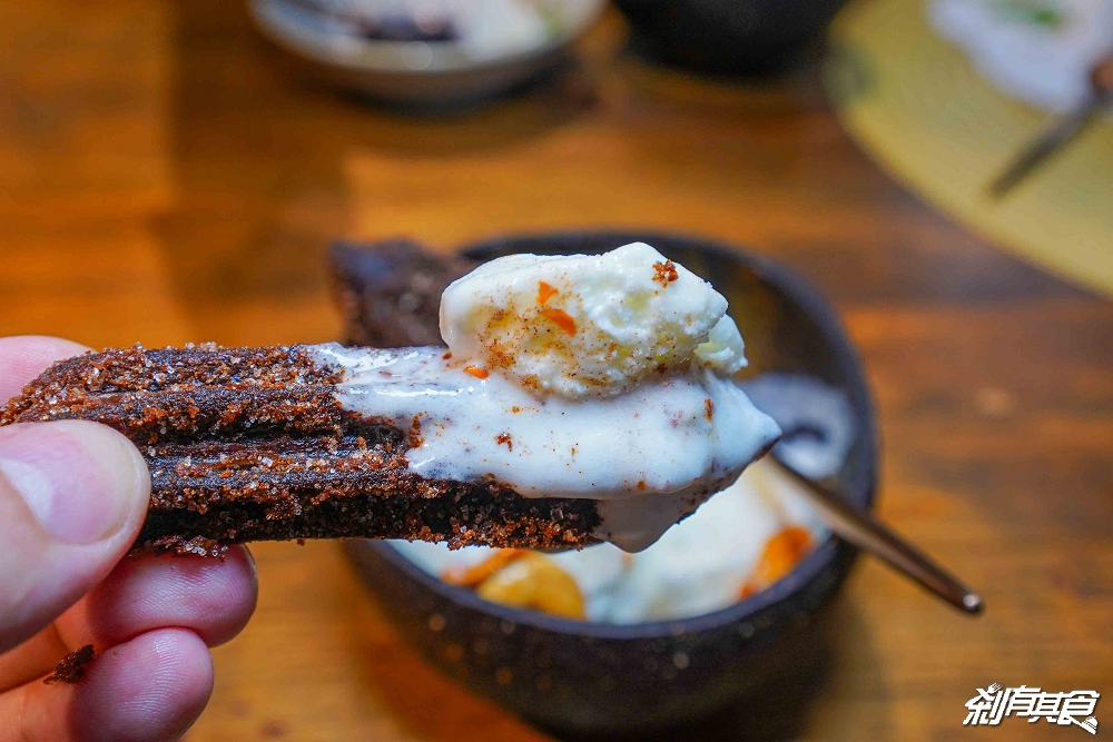 莎莎島，台中秘魯餐廳，一秒到南美洲，祕魯國民料理「檸檬漬生魚、秘魯烤半雞、炒牛肉」必吃、台中北屯美食 好停車