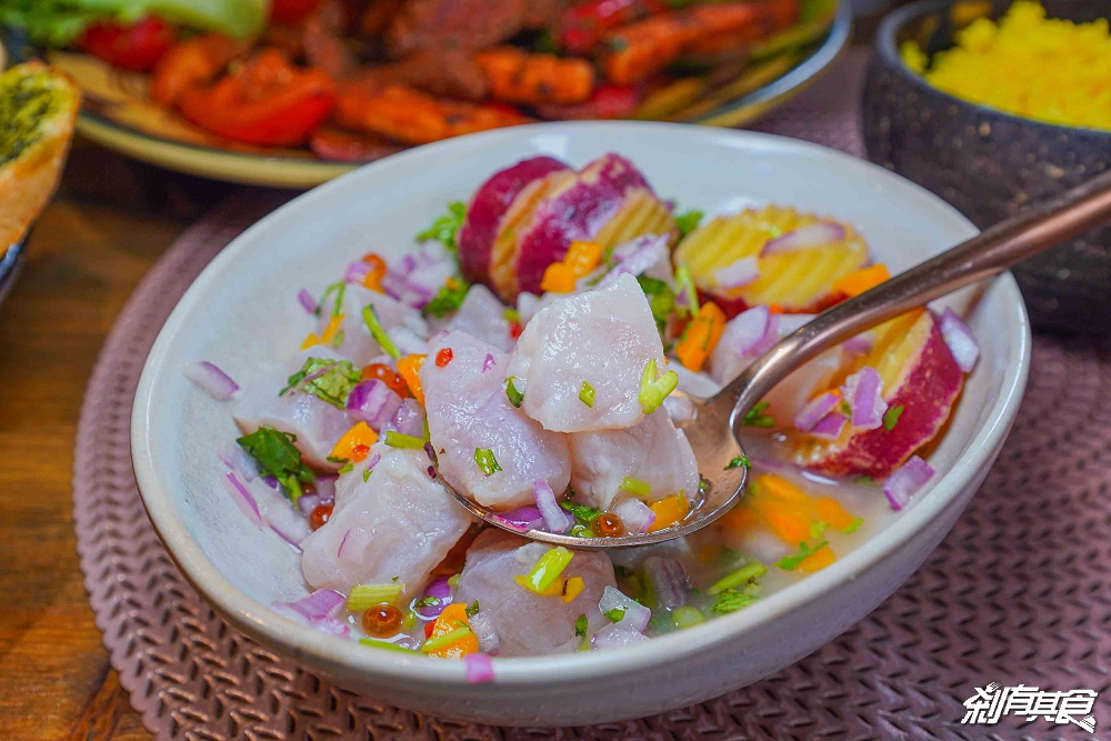 莎莎島，台中秘魯餐廳，一秒到南美洲，祕魯國民料理「檸檬漬生魚、秘魯烤半雞、炒牛肉」必吃、台中北屯美食 好停車