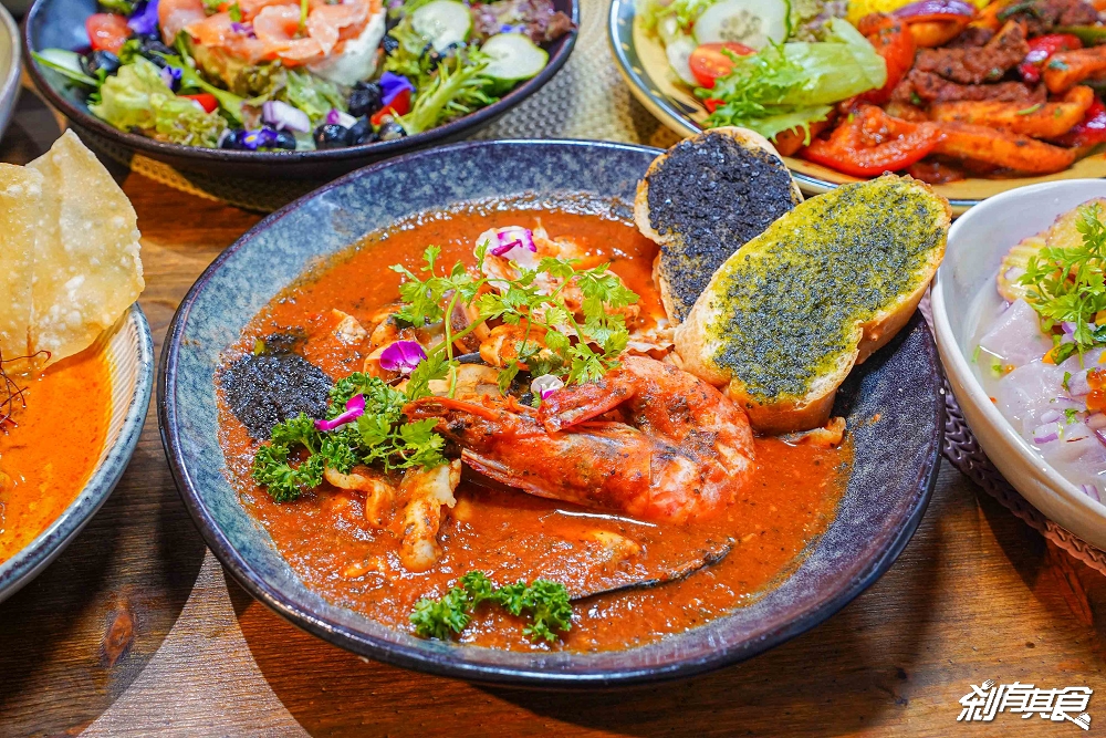 莎莎島，台中秘魯餐廳，一秒到南美洲，祕魯國民料理「檸檬漬生魚、秘魯烤半雞、炒牛肉」必吃、台中北屯美食 好停車