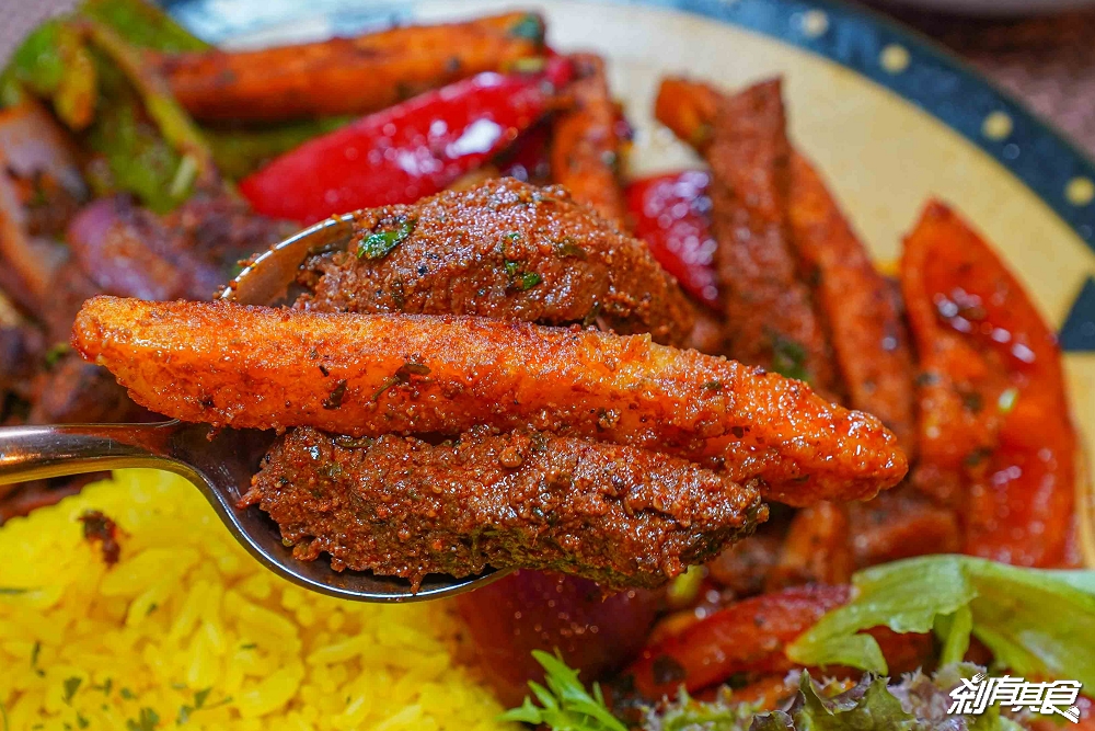 莎莎島，台中秘魯餐廳，一秒到南美洲，祕魯國民料理「檸檬漬生魚、秘魯烤半雞、炒牛肉」必吃、台中北屯美食 好停車