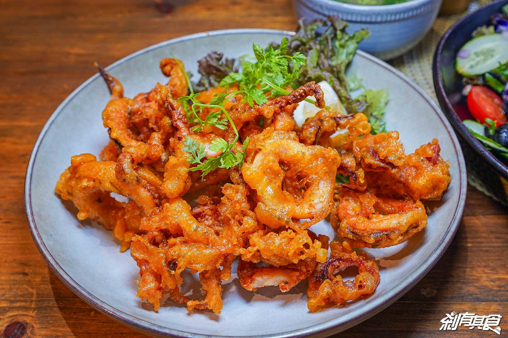 莎莎島，台中秘魯餐廳，一秒到南美洲，祕魯國民料理「檸檬漬生魚、秘魯烤半雞、炒牛肉」必吃、台中北屯美食 好停車