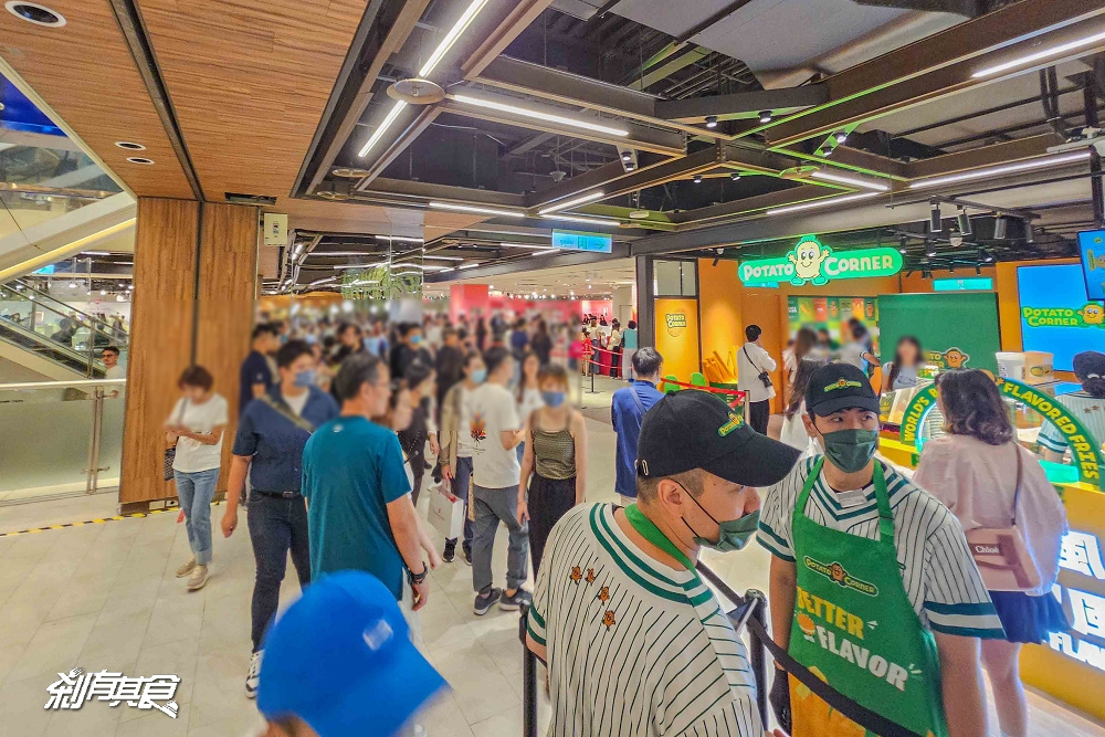 Potato Corner台中店，台中新光三越美食，薯條天花板「薯條、捲捲薯、雞米花」