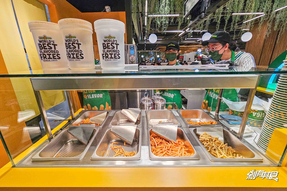 Potato Corner台中店，台中新光三越美食，薯條天花板「薯條、捲捲薯、雞米花」