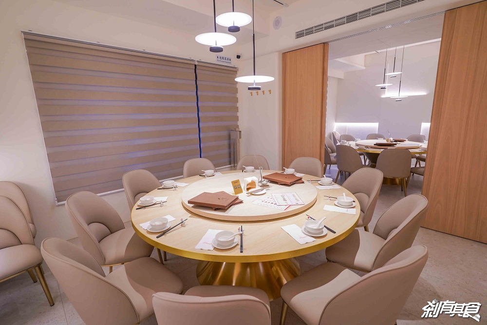 雞湯界愛馬仕!GOGOGA極上雞湯新派中菜,台中聚餐餐廳,瓦庫.不葷主義新品牌 「砂鍋極上雞湯、水煮牛、蜜棗燒肉」必吃,有包廂好停車 雞湯界愛馬仕!GOGOGA極上雞湯新派中菜,台中聚餐餐廳,瓦庫.不葷主義新品牌 「砂鍋極上雞湯、水煮牛、蜜棗燒肉」必吃,有包廂好停車