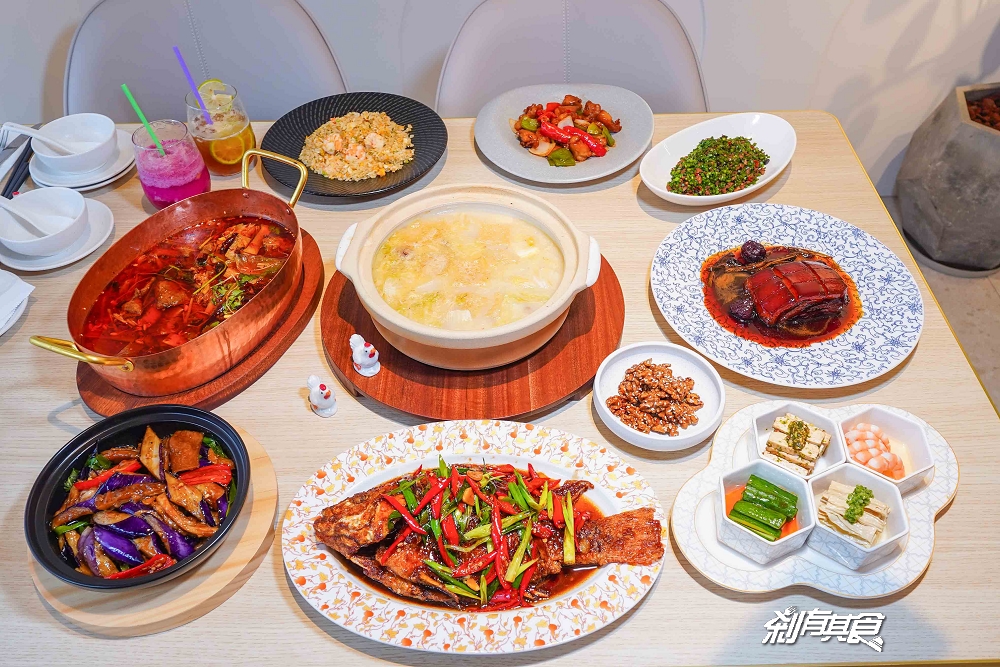 雞湯界愛馬仕!GOGOGA極上雞湯新派中菜,台中聚餐餐廳,瓦庫.不葷主義新品牌 「砂鍋極上雞湯、水煮牛、蜜棗燒肉」必吃,有包廂好停車 雞湯界愛馬仕!GOGOGA極上雞湯新派中菜,台中聚餐餐廳,瓦庫.不葷主義新品牌 「砂鍋極上雞湯、水煮牛、蜜棗燒肉」必吃,有包廂好停車