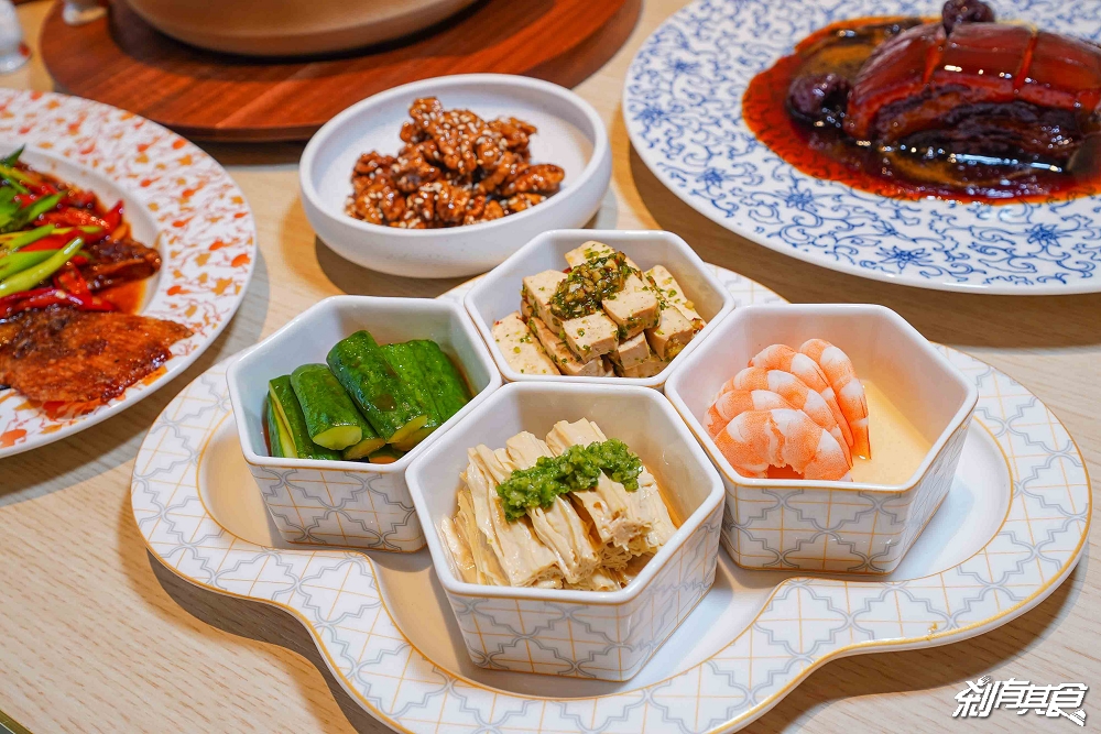 雞湯界愛馬仕!GOGOGA極上雞湯新派中菜,台中聚餐餐廳,瓦庫.不葷主義新品牌 「砂鍋極上雞湯、水煮牛、蜜棗燒肉」必吃,有包廂好停車 雞湯界愛馬仕!GOGOGA極上雞湯新派中菜,台中聚餐餐廳,瓦庫.不葷主義新品牌 「砂鍋極上雞湯、水煮牛、蜜棗燒肉」必吃,有包廂好停車