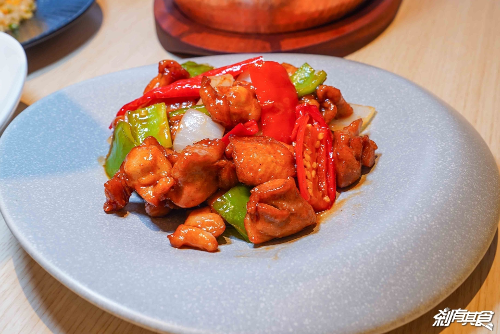 雞湯界愛馬仕!GOGOGA極上雞湯新派中菜,台中聚餐餐廳,瓦庫.不葷主義新品牌 「砂鍋極上雞湯、水煮牛、蜜棗燒肉」必吃,有包廂好停車 雞湯界愛馬仕!GOGOGA極上雞湯新派中菜,台中聚餐餐廳,瓦庫.不葷主義新品牌 「砂鍋極上雞湯、水煮牛、蜜棗燒肉」必吃,有包廂好停車