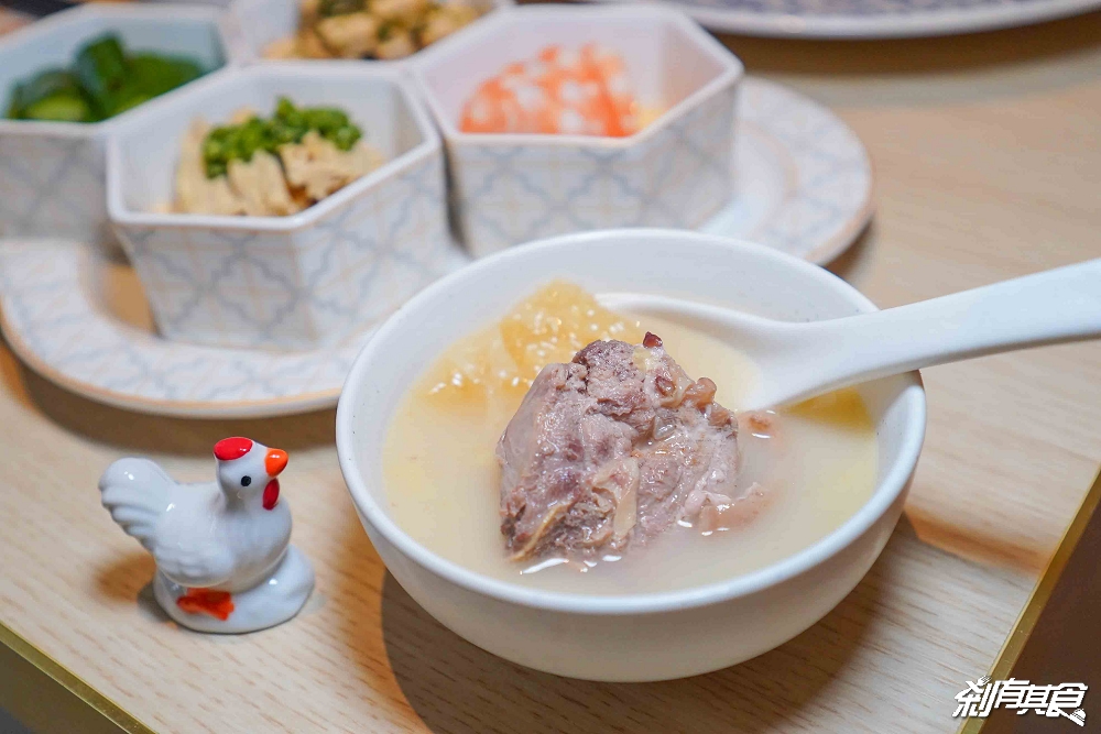 雞湯界愛馬仕!GOGOGA極上雞湯新派中菜,台中聚餐餐廳,瓦庫.不葷主義新品牌 「砂鍋極上雞湯、水煮牛、蜜棗燒肉」必吃,有包廂好停車 雞湯界愛馬仕!GOGOGA極上雞湯新派中菜,台中聚餐餐廳,瓦庫.不葷主義新品牌 「砂鍋極上雞湯、水煮牛、蜜棗燒肉」必吃,有包廂好停車