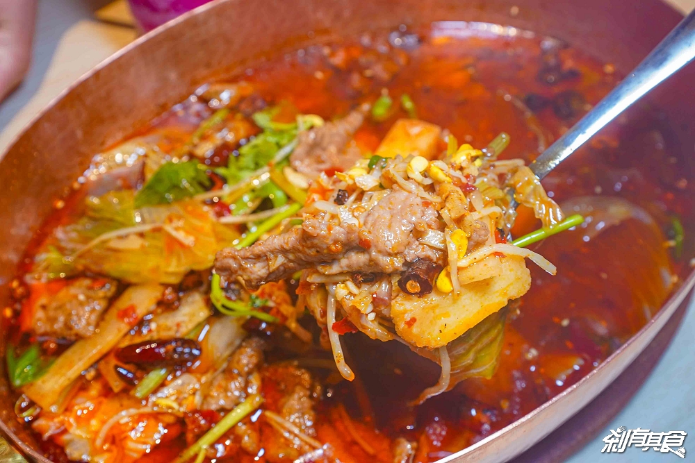 雞湯界愛馬仕!GOGOGA極上雞湯新派中菜,台中聚餐餐廳,瓦庫.不葷主義新品牌 「砂鍋極上雞湯、水煮牛、蜜棗燒肉」必吃,有包廂好停車 雞湯界愛馬仕!GOGOGA極上雞湯新派中菜,台中聚餐餐廳,瓦庫.不葷主義新品牌 「砂鍋極上雞湯、水煮牛、蜜棗燒肉」必吃,有包廂好停車